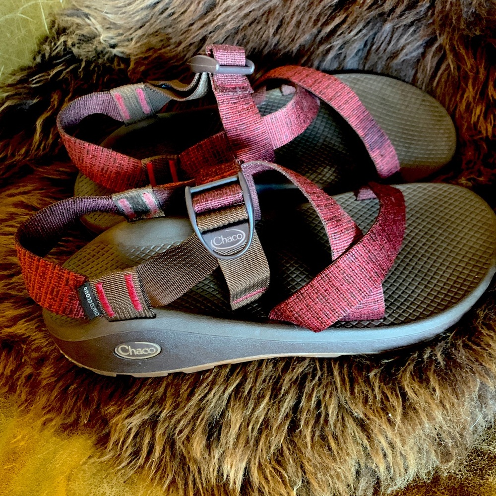 Chaco Men’s Classic Z Red and Black Sandals 10